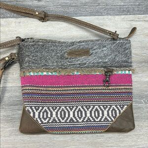 0327 Myra crossbody